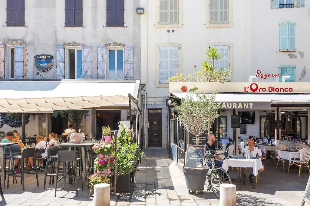 Apartment Appartement Authentique Situe En Plein Centre D'Antibes
