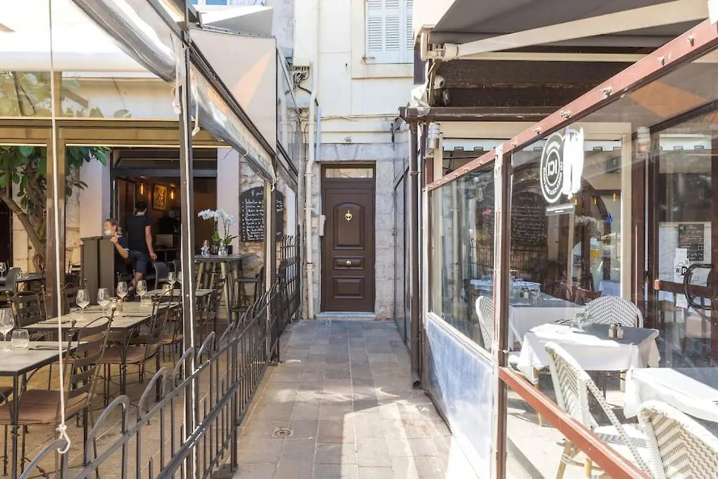 Appartement Authentique Situe En Plein Centre D'Antibes France