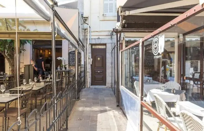 Appartement Authentique Situe En Plein Centre D'Antibes 0*, Antibes France