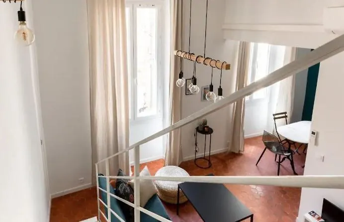Appartement Authentique Situe En Plein Centre D'Antibes 0*, Antibes
